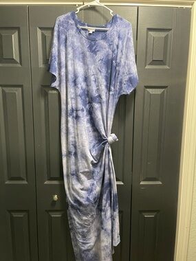 LuLaRoe Tie-Dye Blue & White Maxi Dress